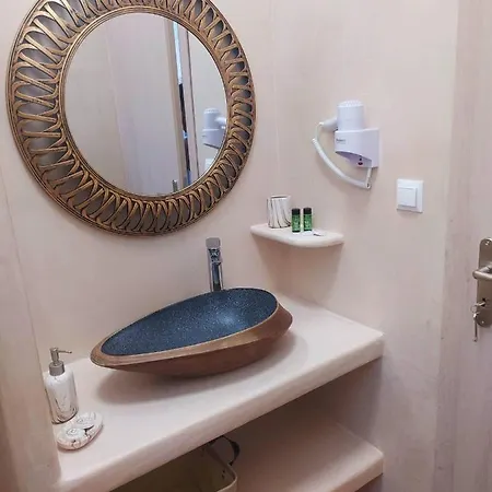 Enigma Boutique Ammos شقة